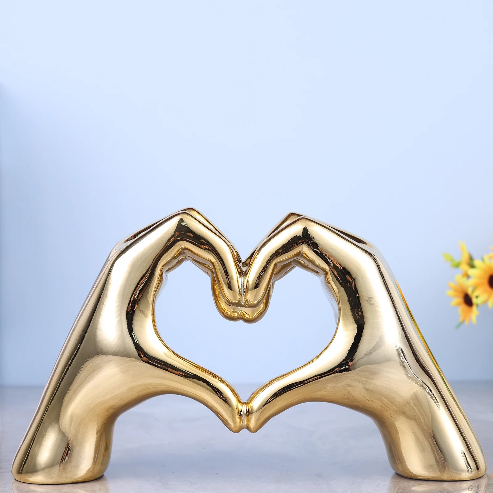  heart-shaped Gesture Sculpture 