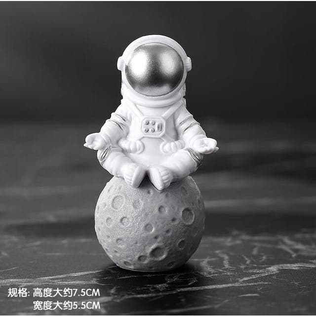 sweety-crib Sculptures & Statues Astronaut Figure Statue